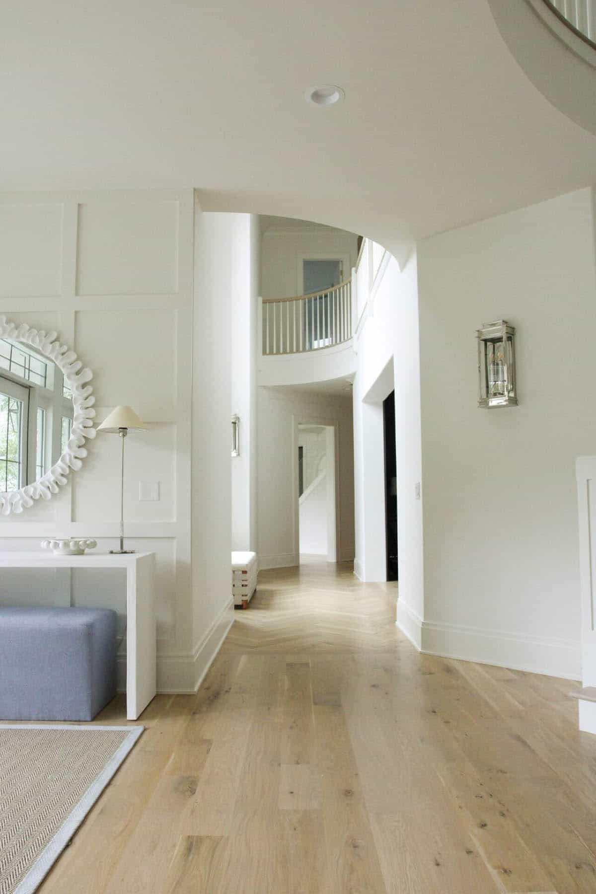 lontemporary lake house entry