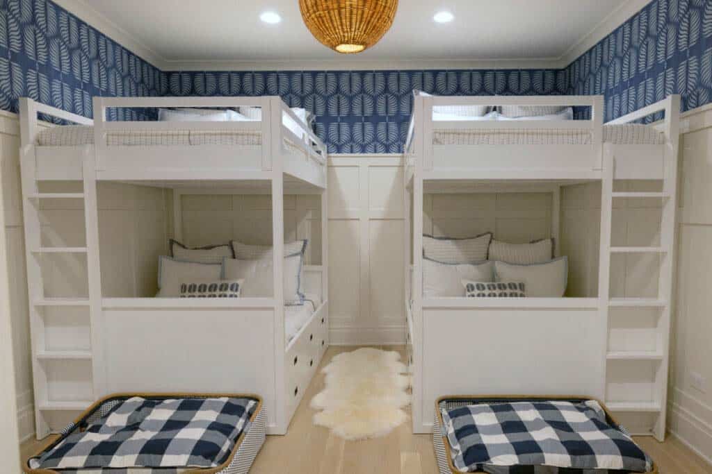 contemporary bunk bedroom