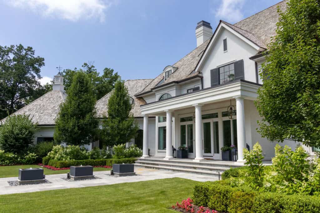 lake house exterior 