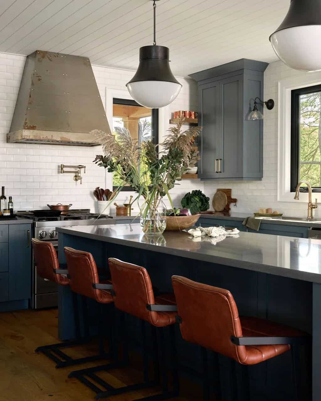 traditional style kitchen