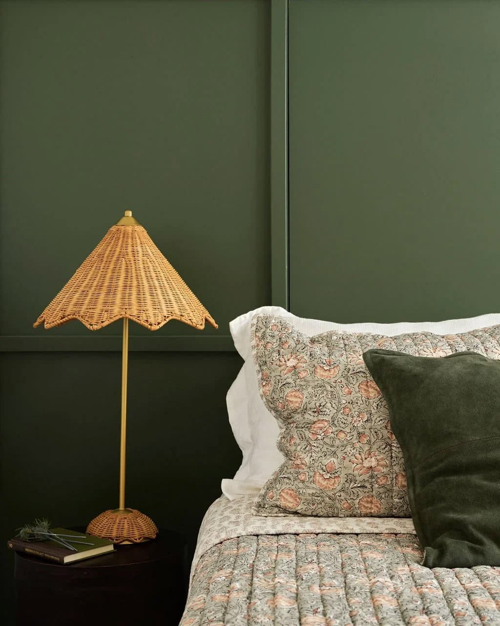 traditional style bedroom
