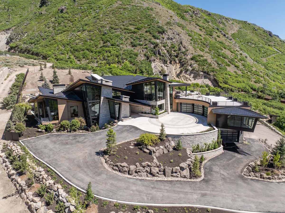 luxury modern home exterior