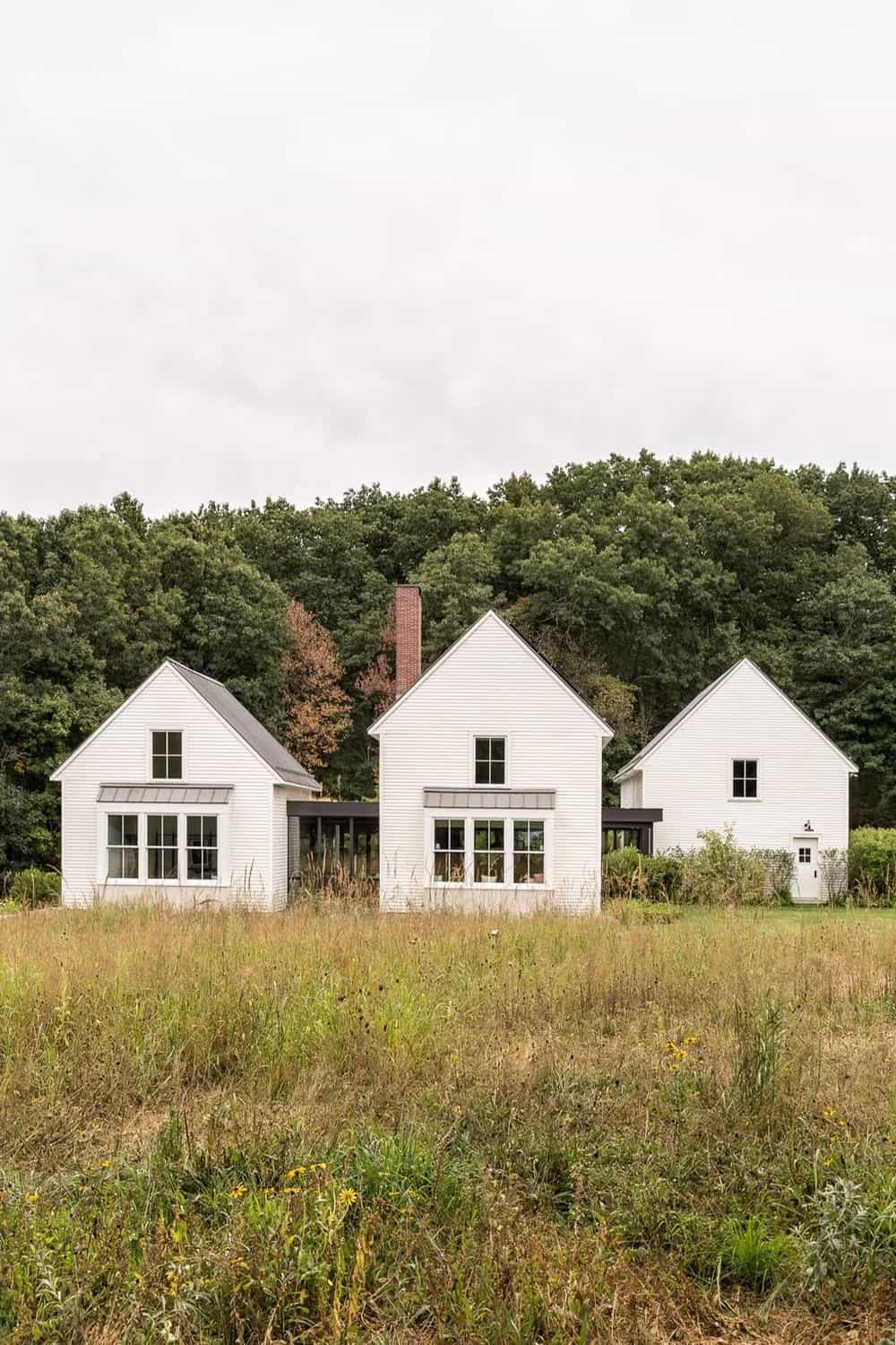 modern farmhouse home exterior