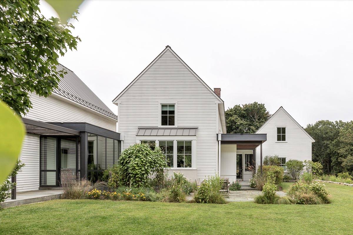 modern farmhouse exterior
