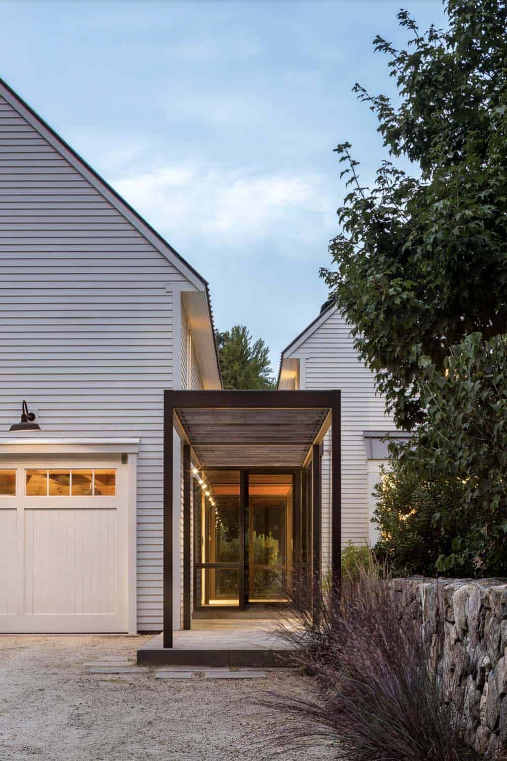 modern farmhouse exterior