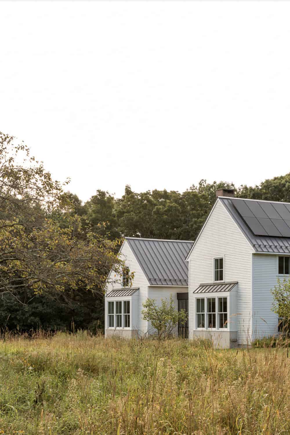 modern farmhouse exterior