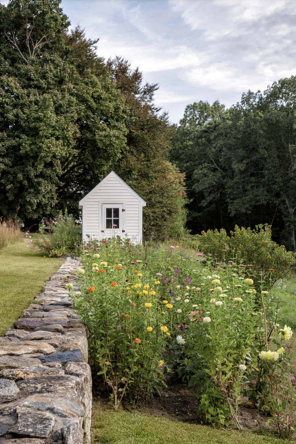 modern farmhouse exterior