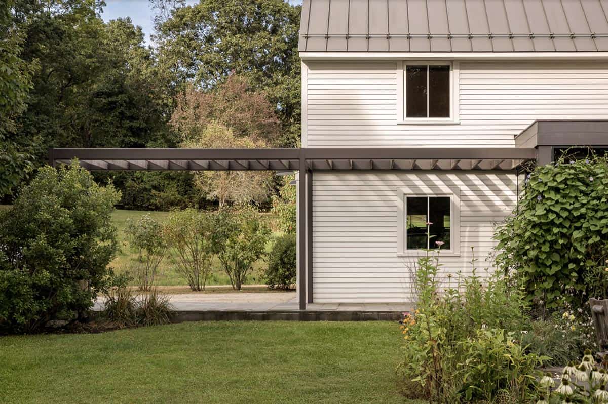 modern farmhouse exterior
