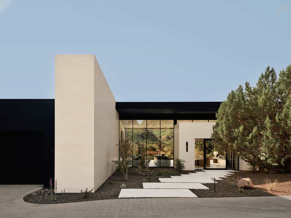 modern mountain home exterior