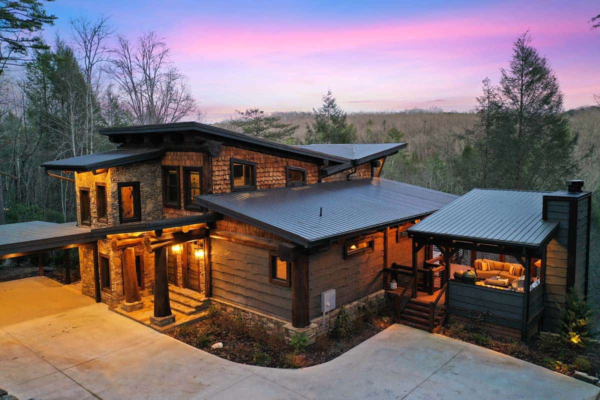 modern rustic log frame cabin exterior