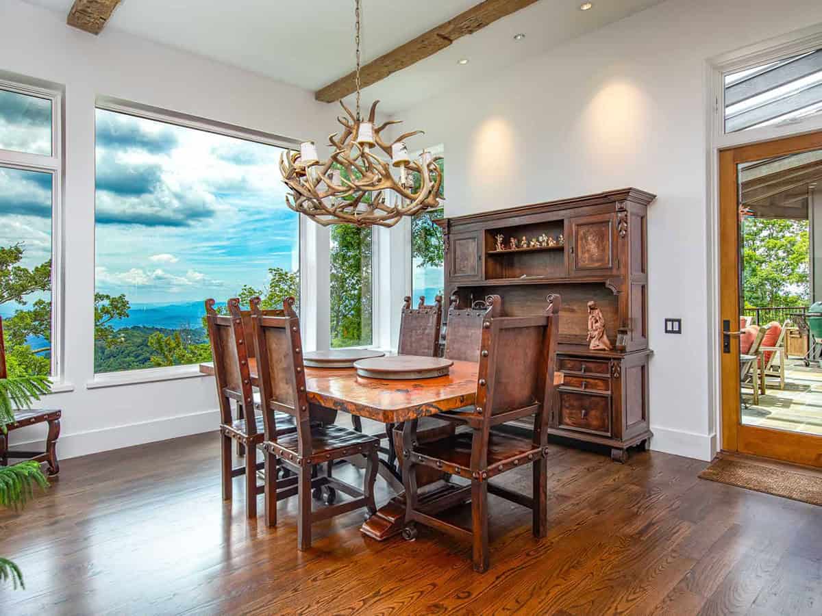 mountain ranch style dining room