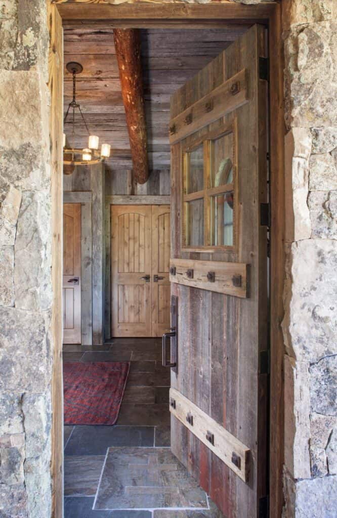 Colorado ranch house provides a cozy getaway in an idyllic setting