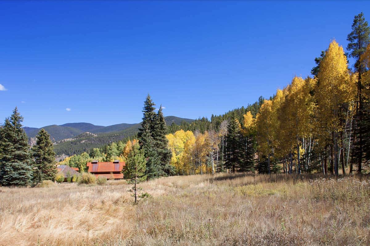 rustic ranch house exterior landscape view