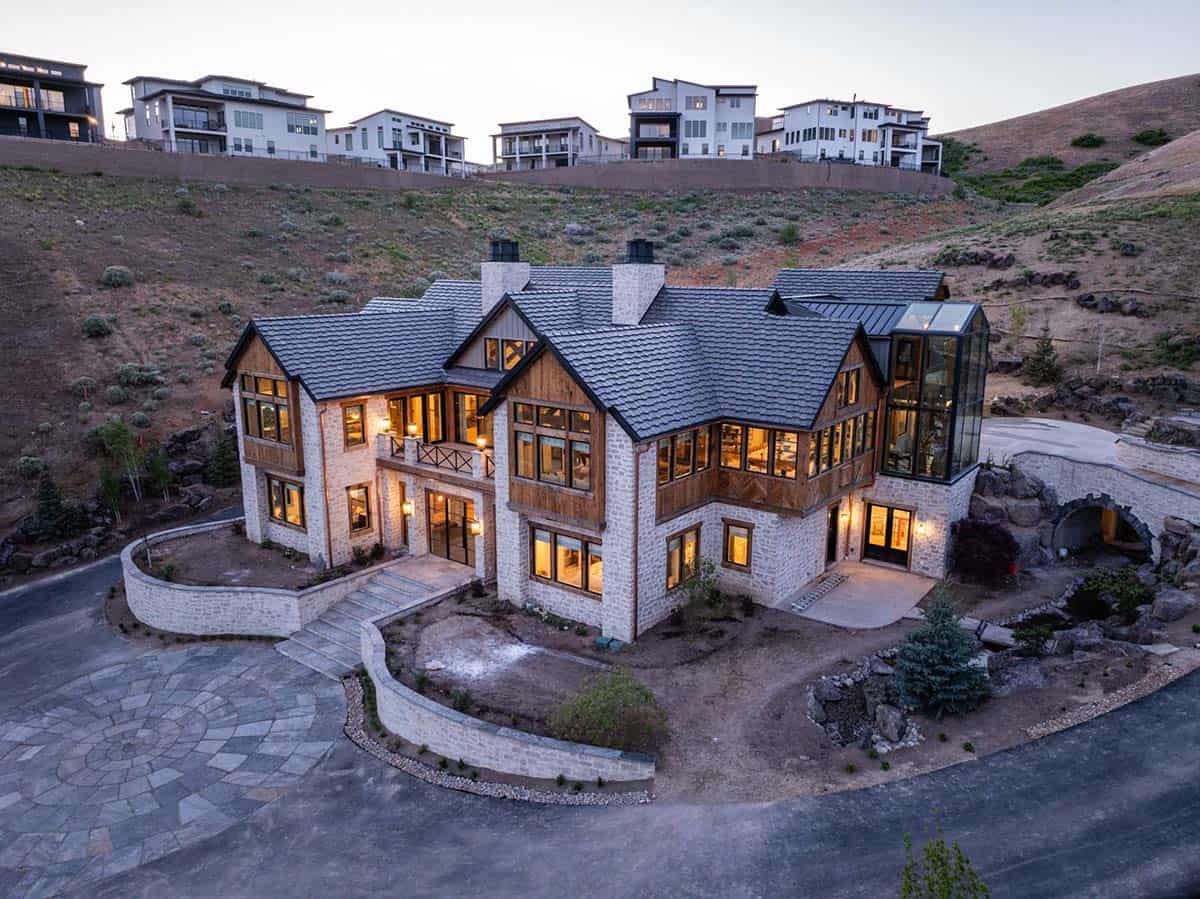 timber frame house exterior