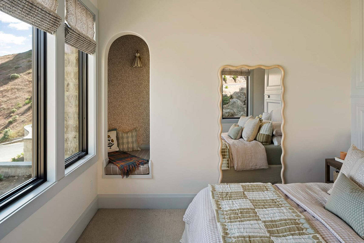 contemporary bedroom
