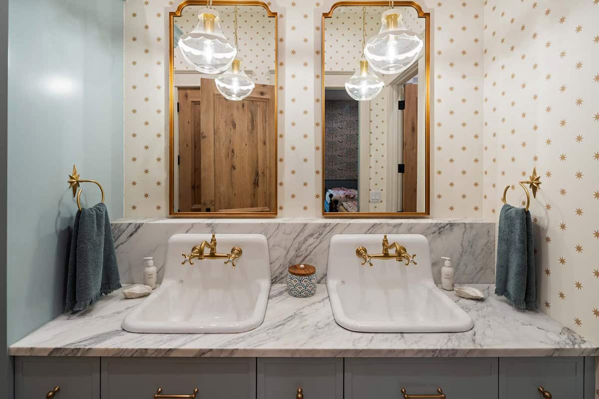 contemporary bathroom