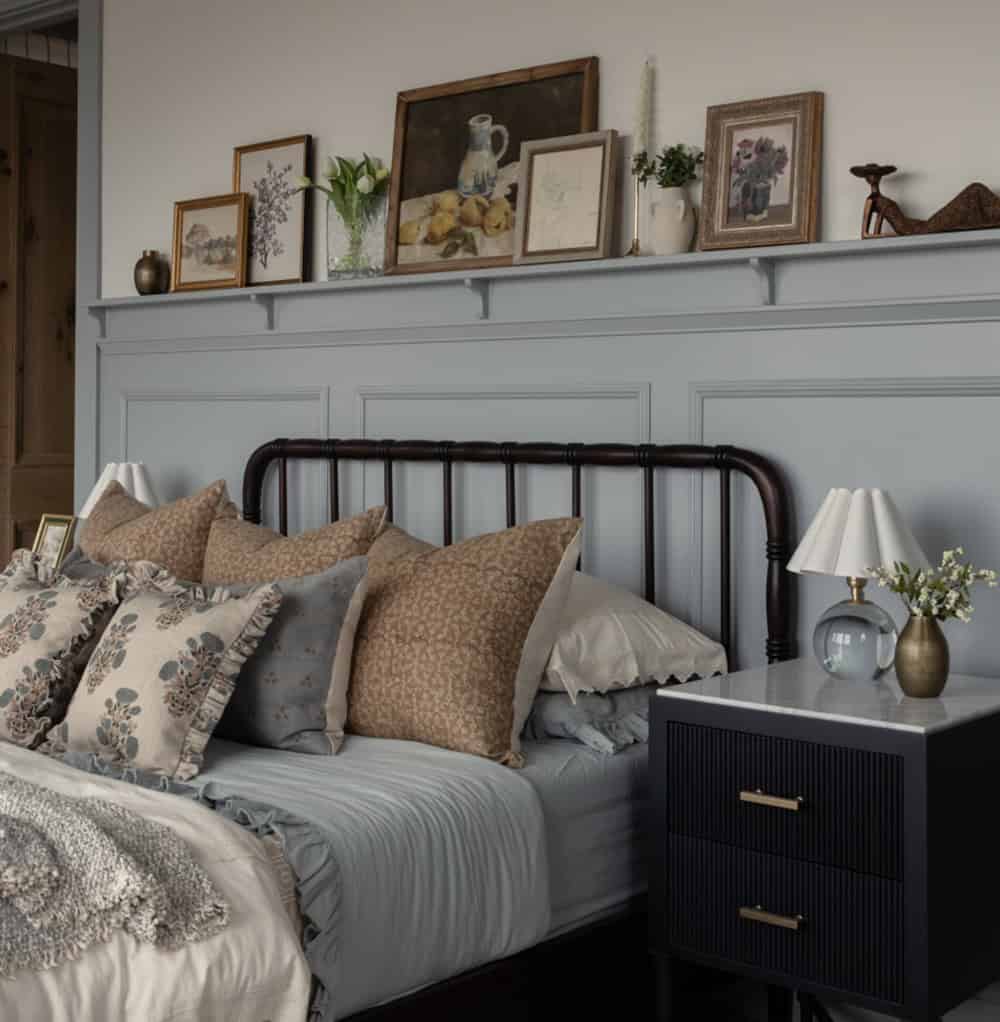 contemporary bedroom