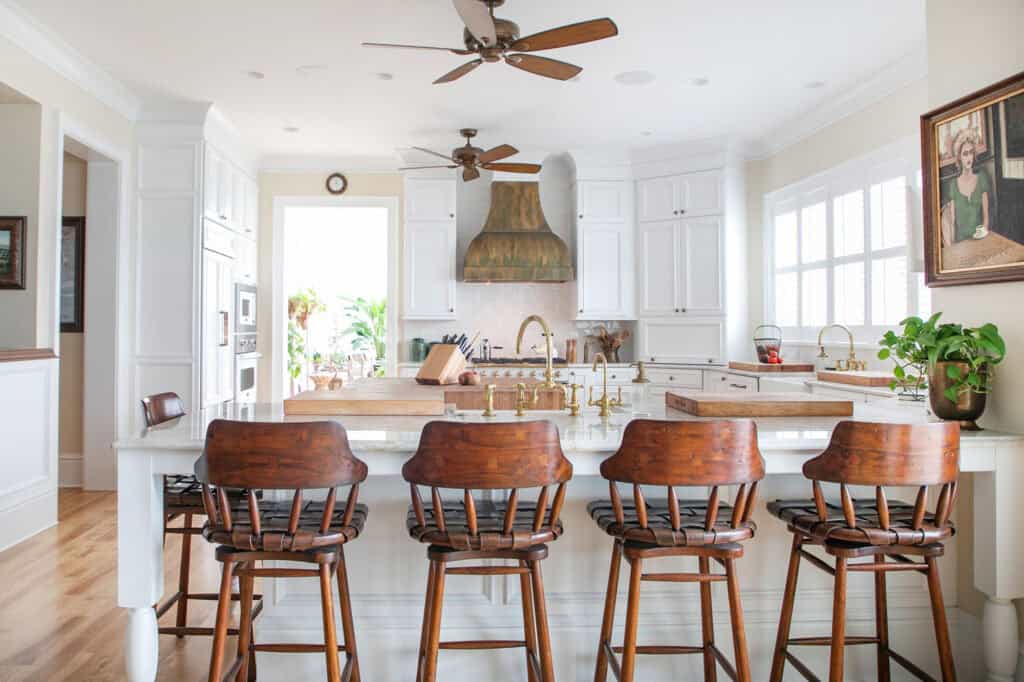 traditional style kitchen