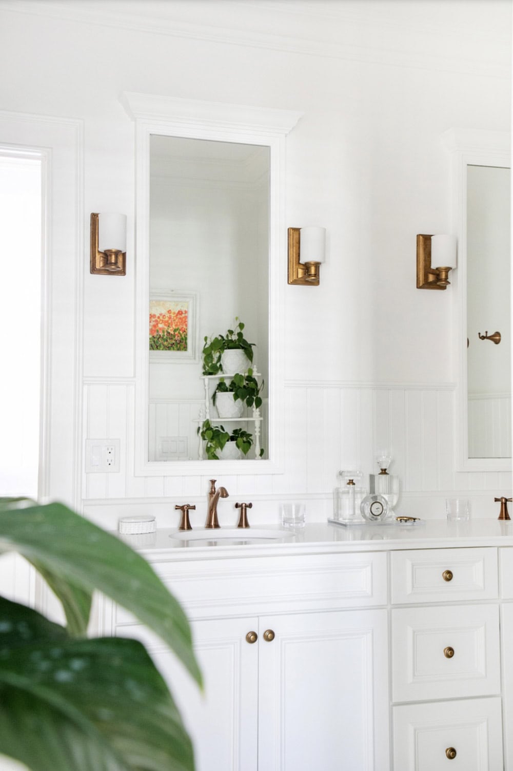 traditional style guest bathroom