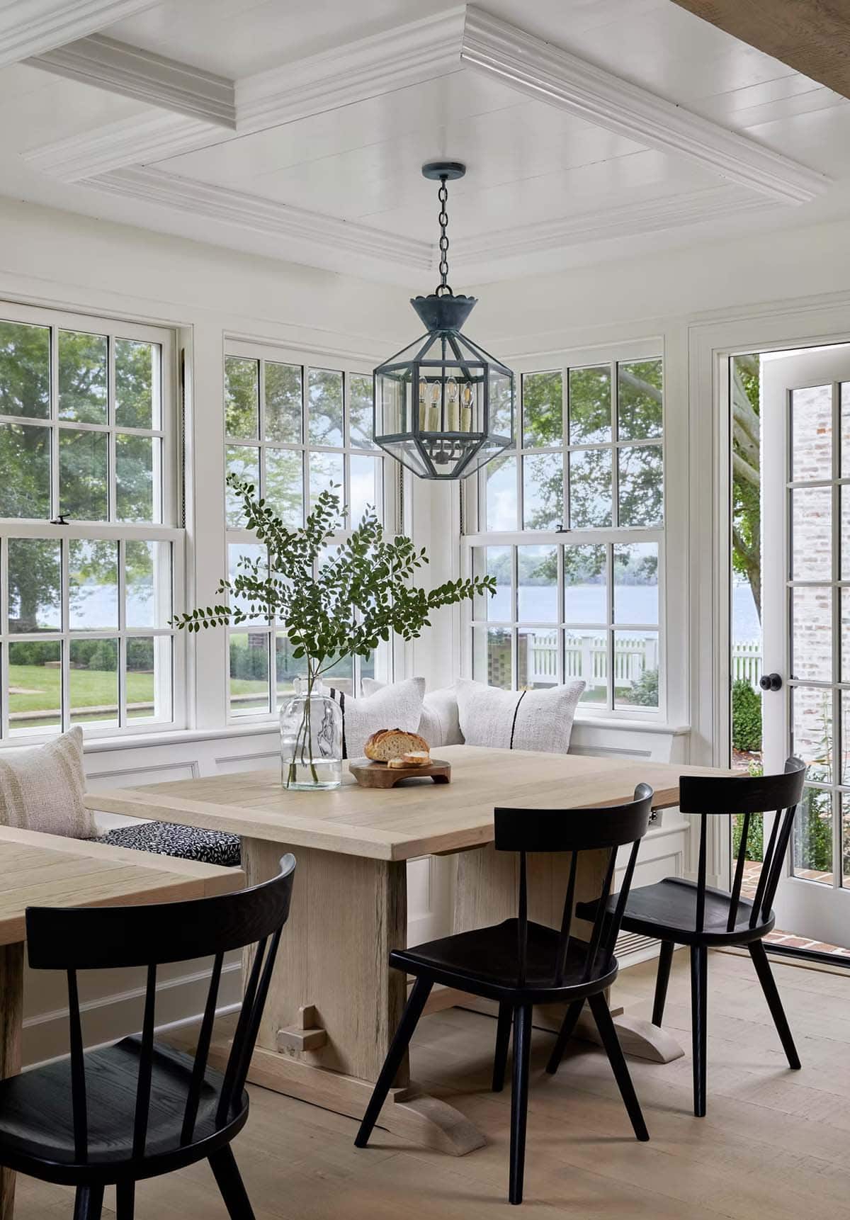 contemporary breakfast nook