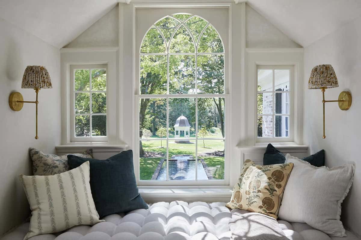 contemporary built-in window seat