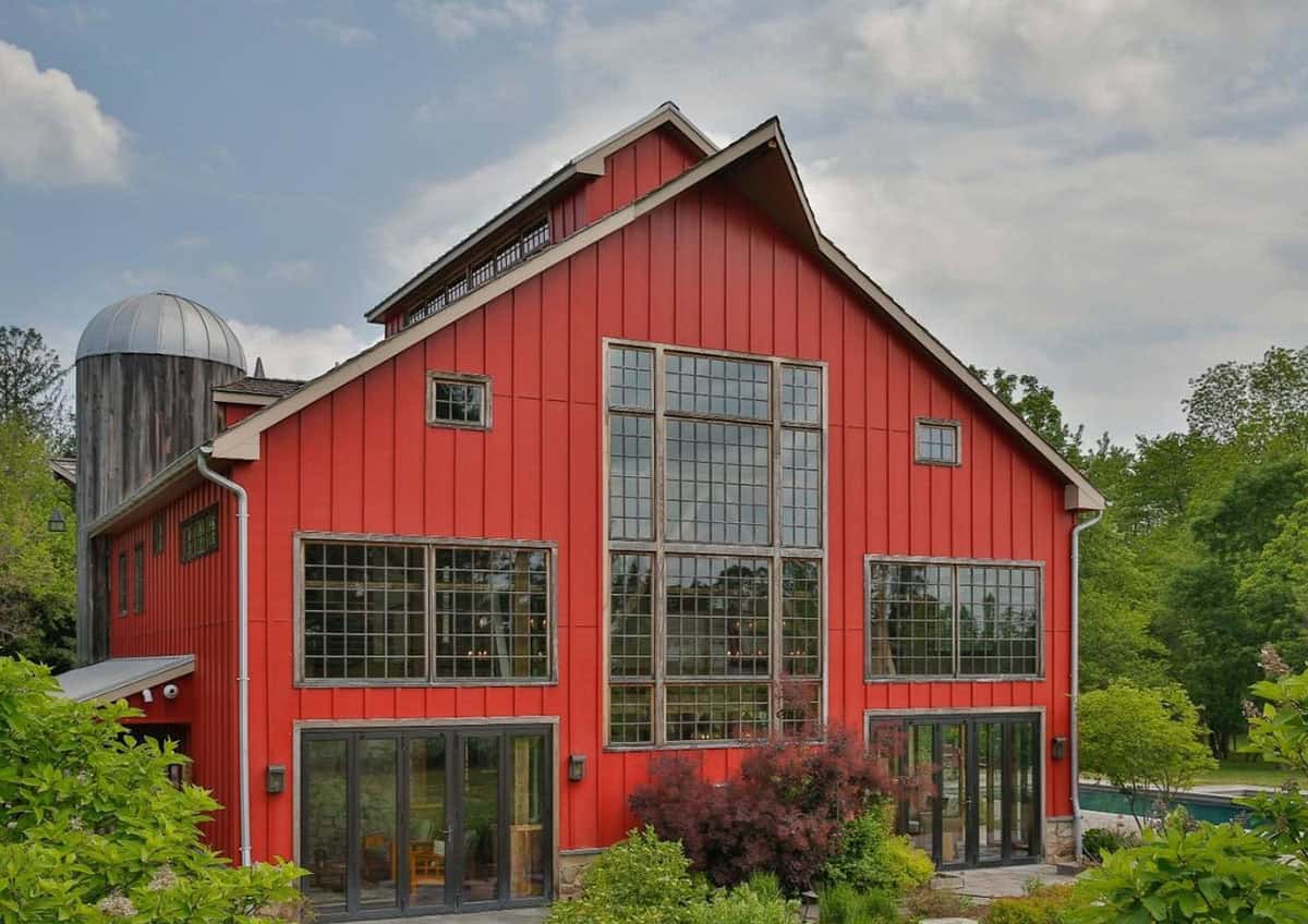 rustic modern barn house exterior 