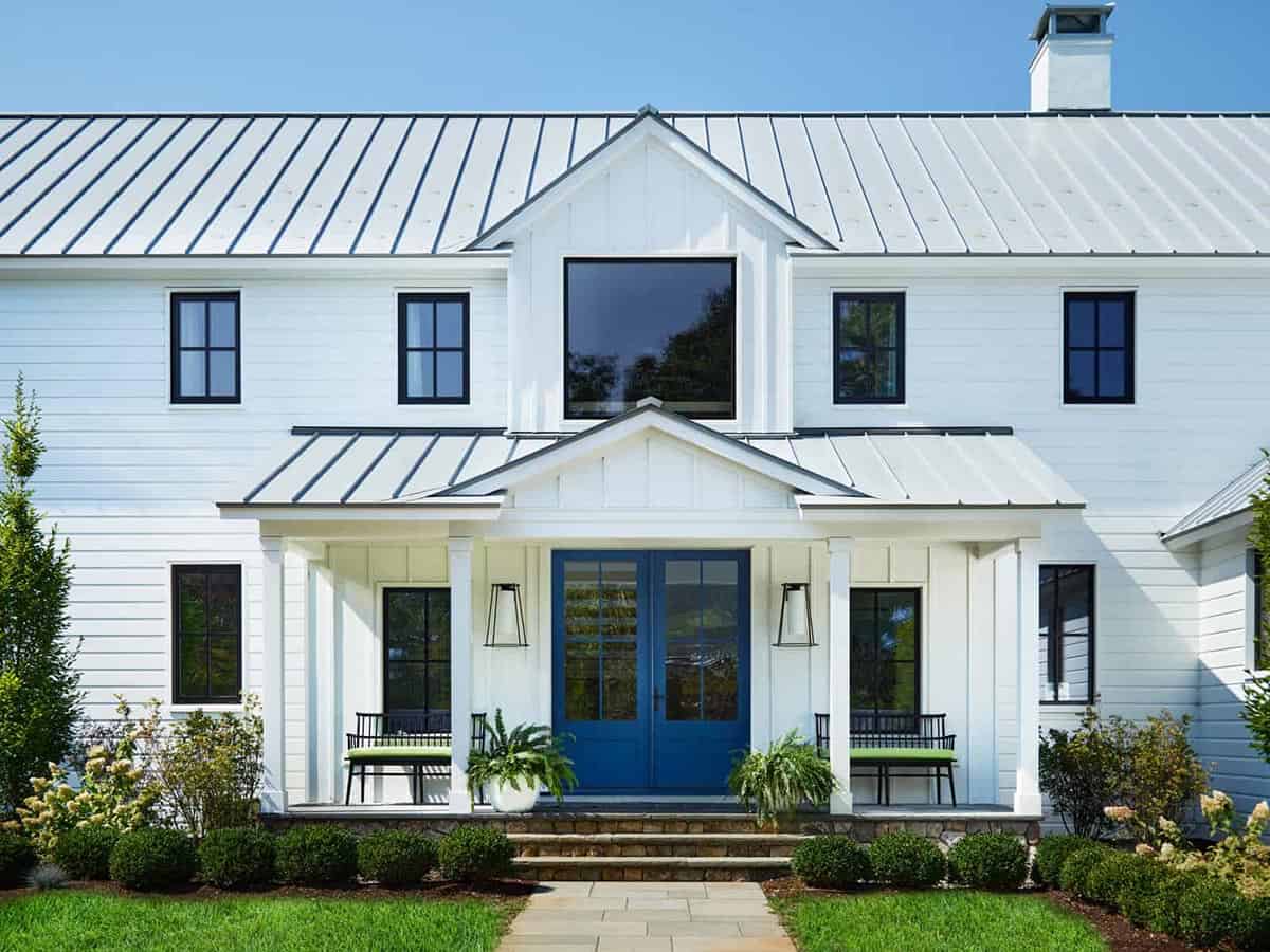 coastal modern farmhouse exterior