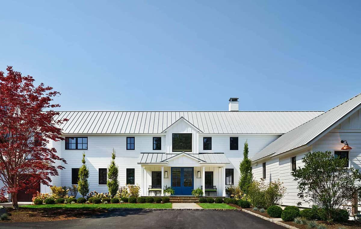 coastal modern farmhouse exterior