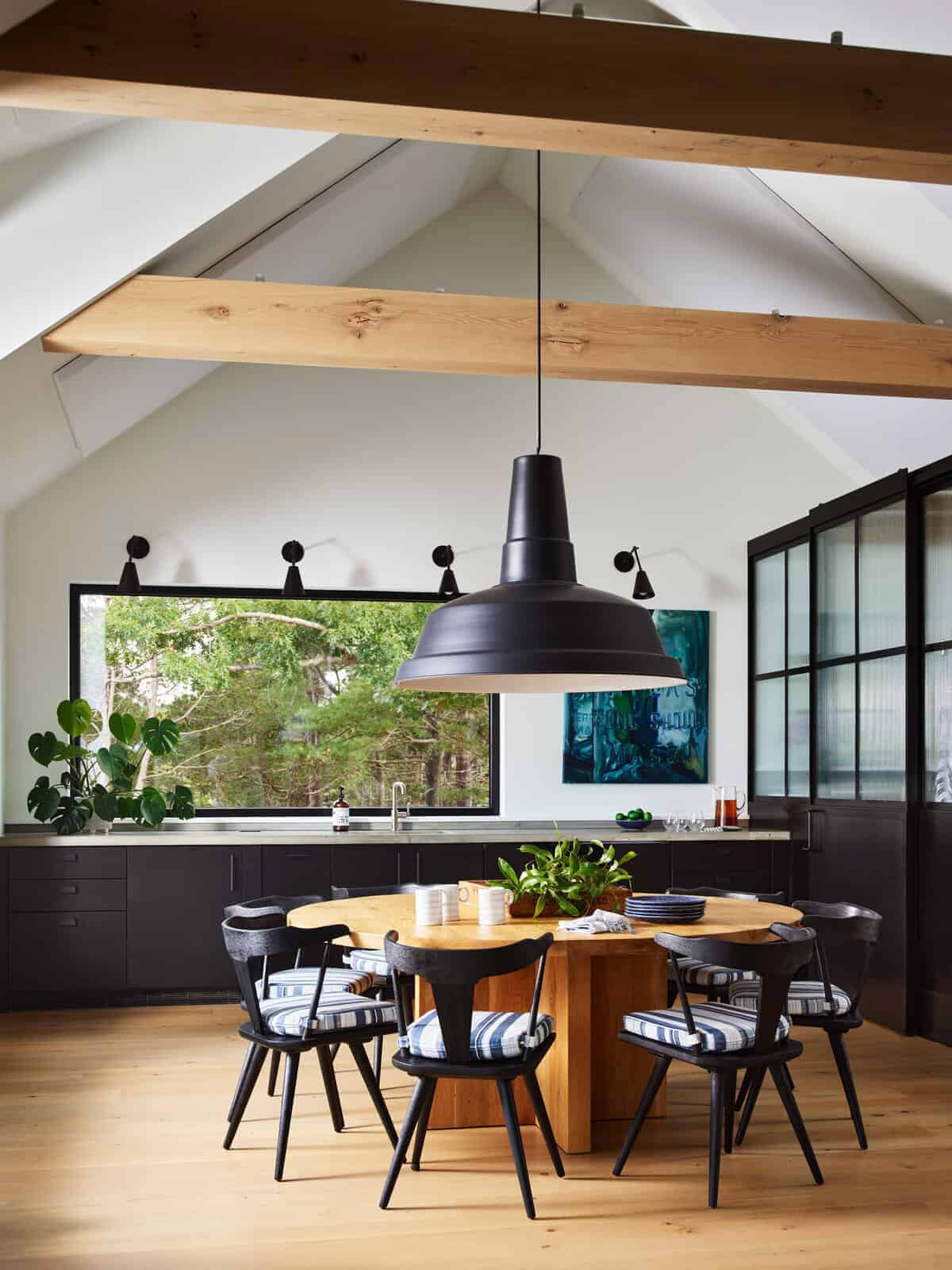 coastal modern farmhouse dining room