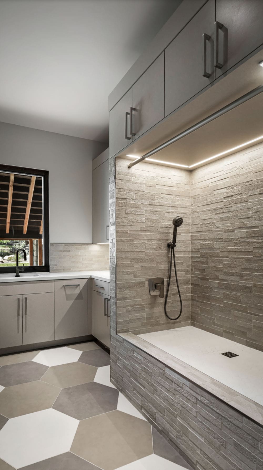 Contemporary Laundry Room