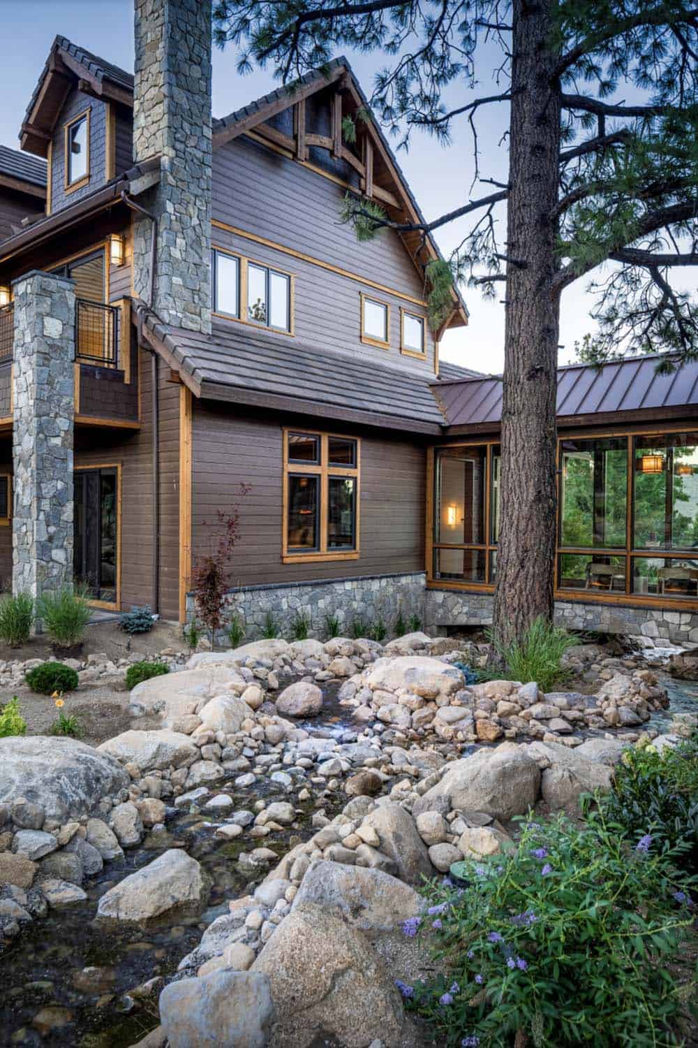 Contemporary Mountain Home Exterior