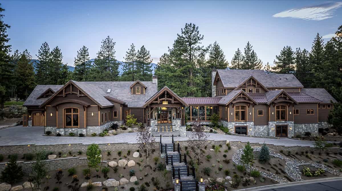 Contemporary Mountain Home Exterior