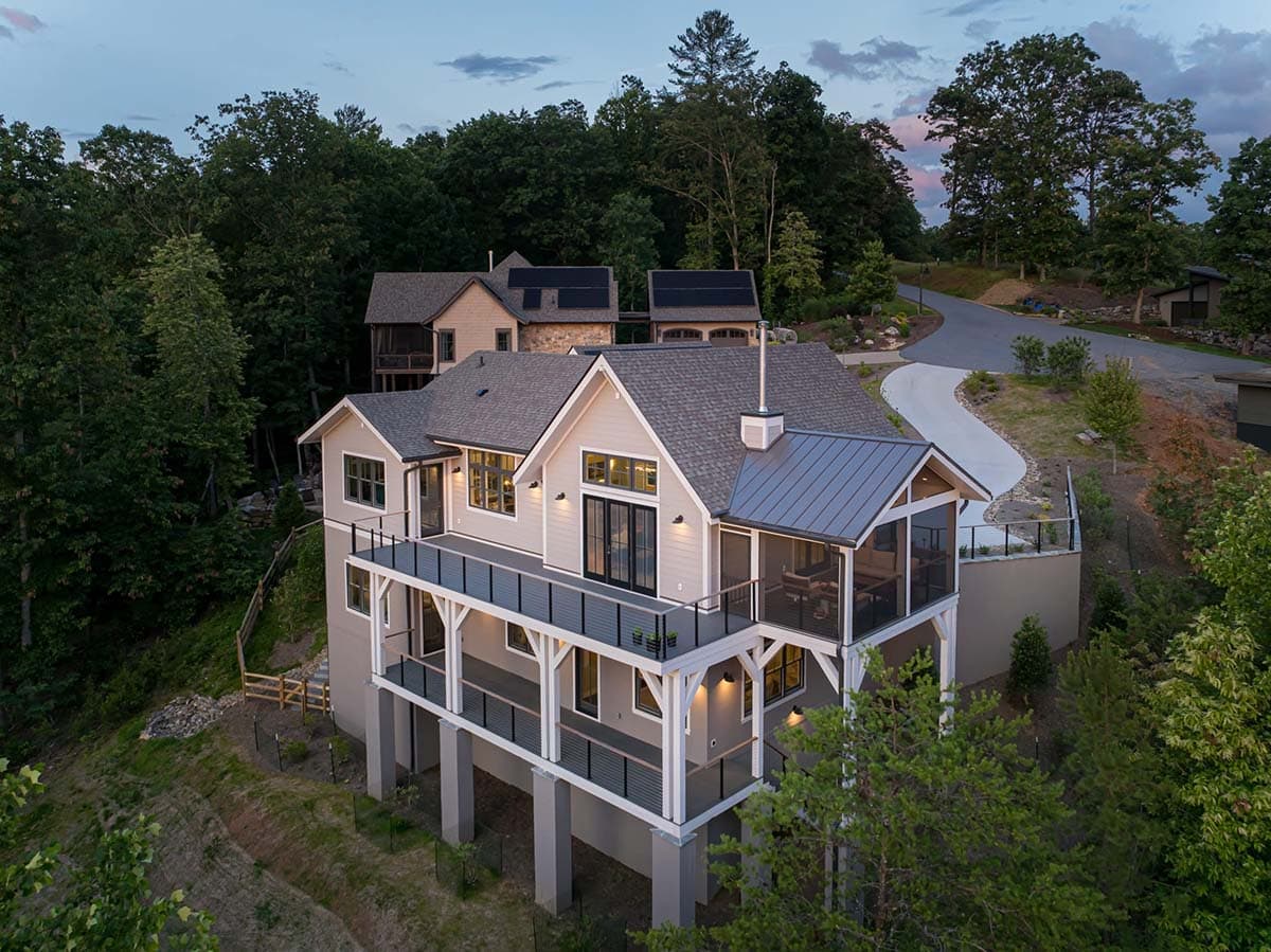 mountain modern home exterior