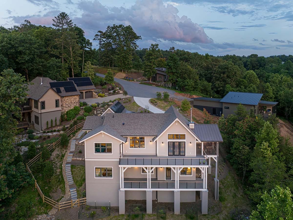 mountain modern home exterior