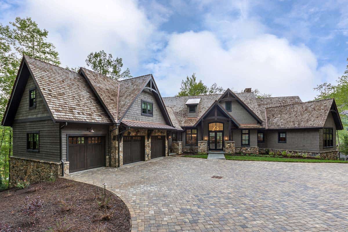 contemporary mountain home exterior