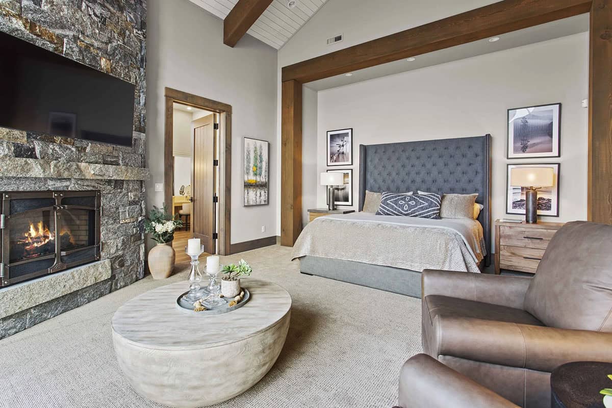 contemporary bedroom 