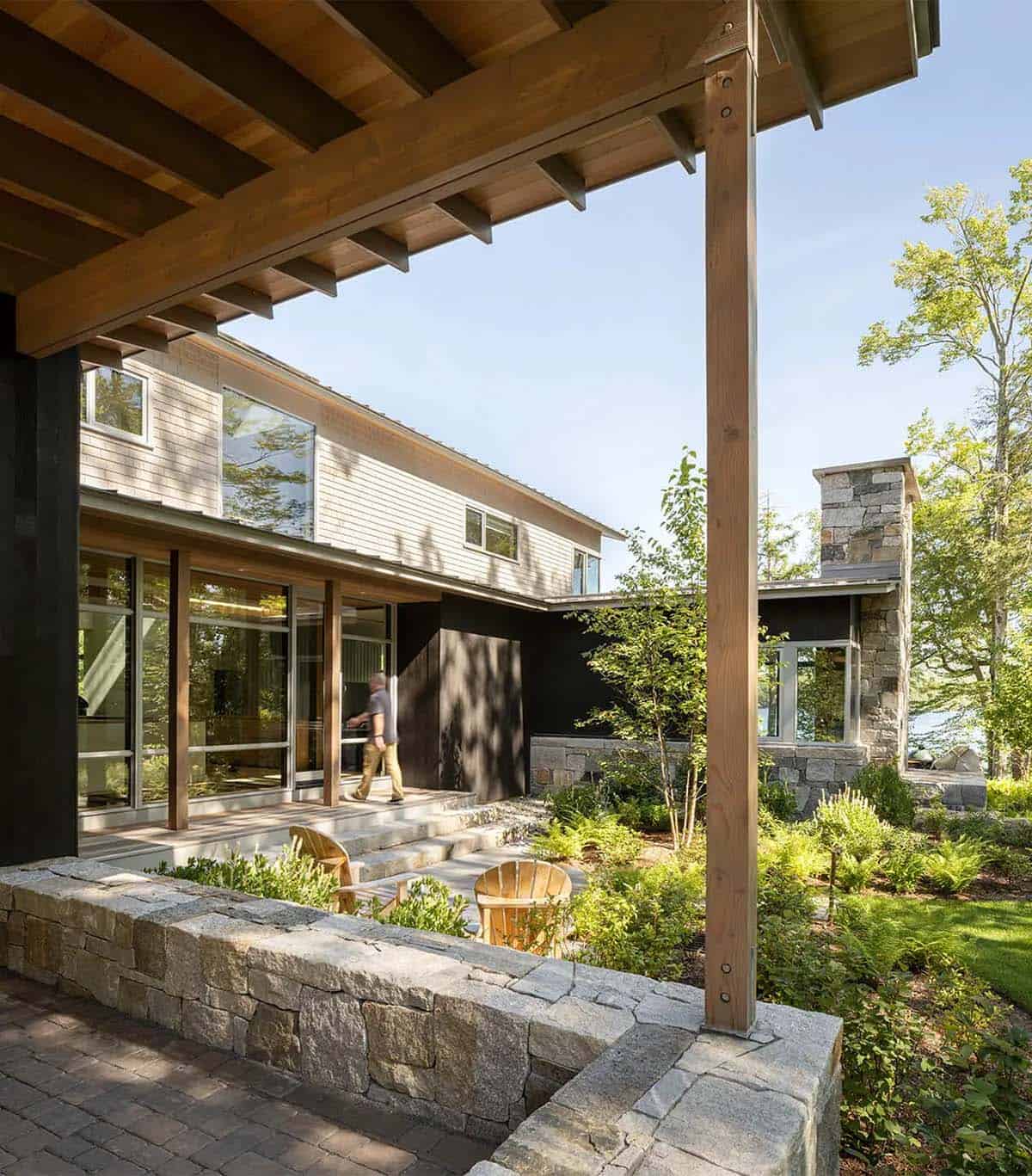lake house exterior