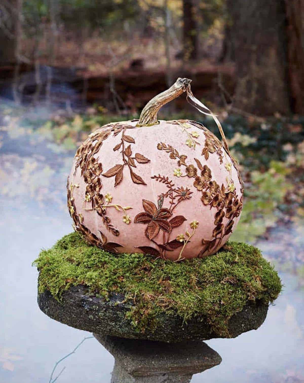 whimsical pumpkin centerpiece