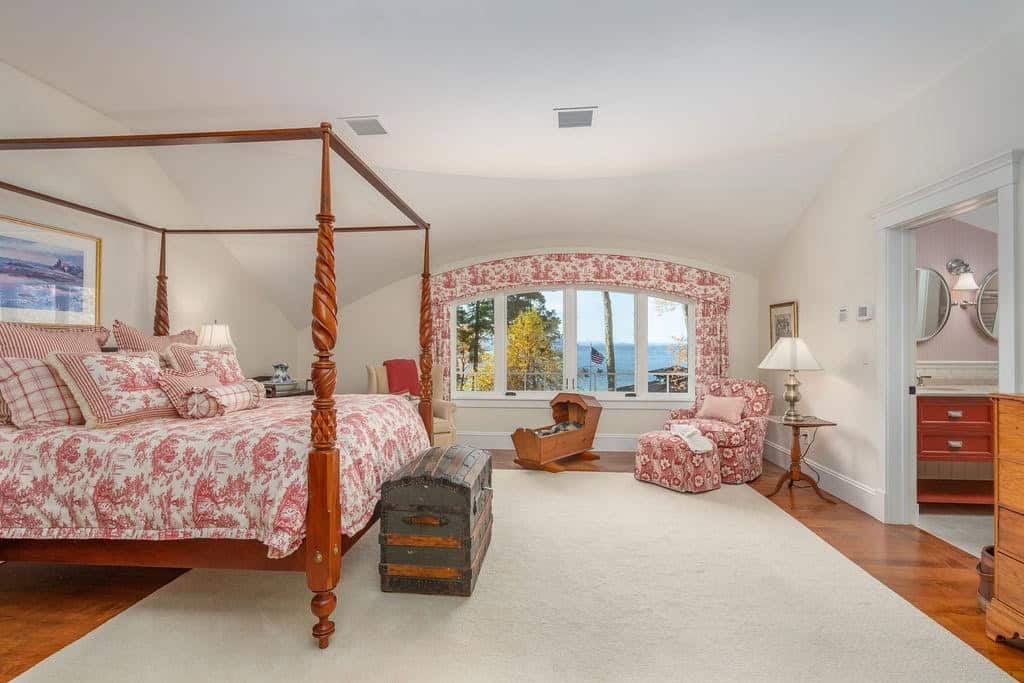 traditional style guest bedroom