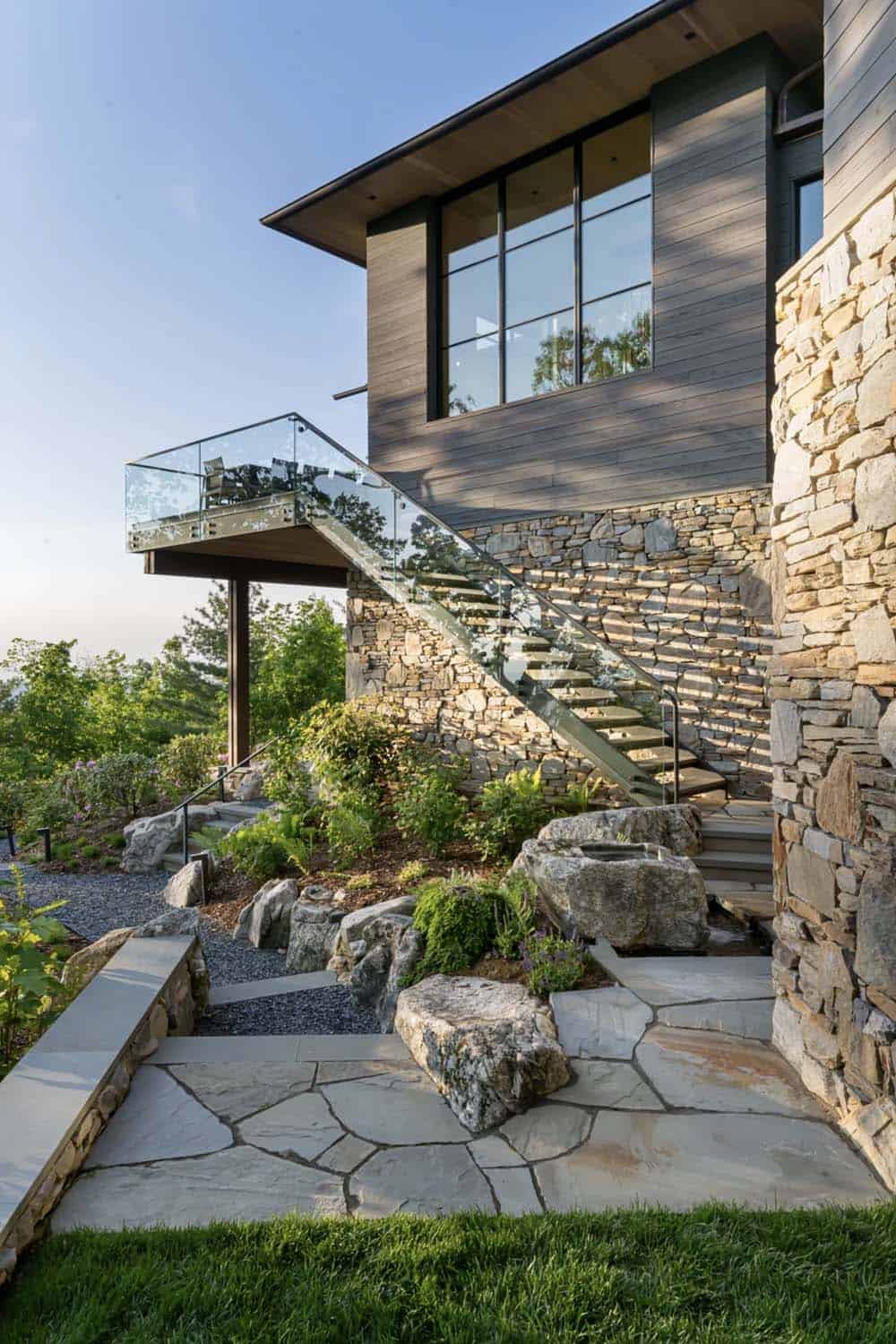 modern home exterior landscape