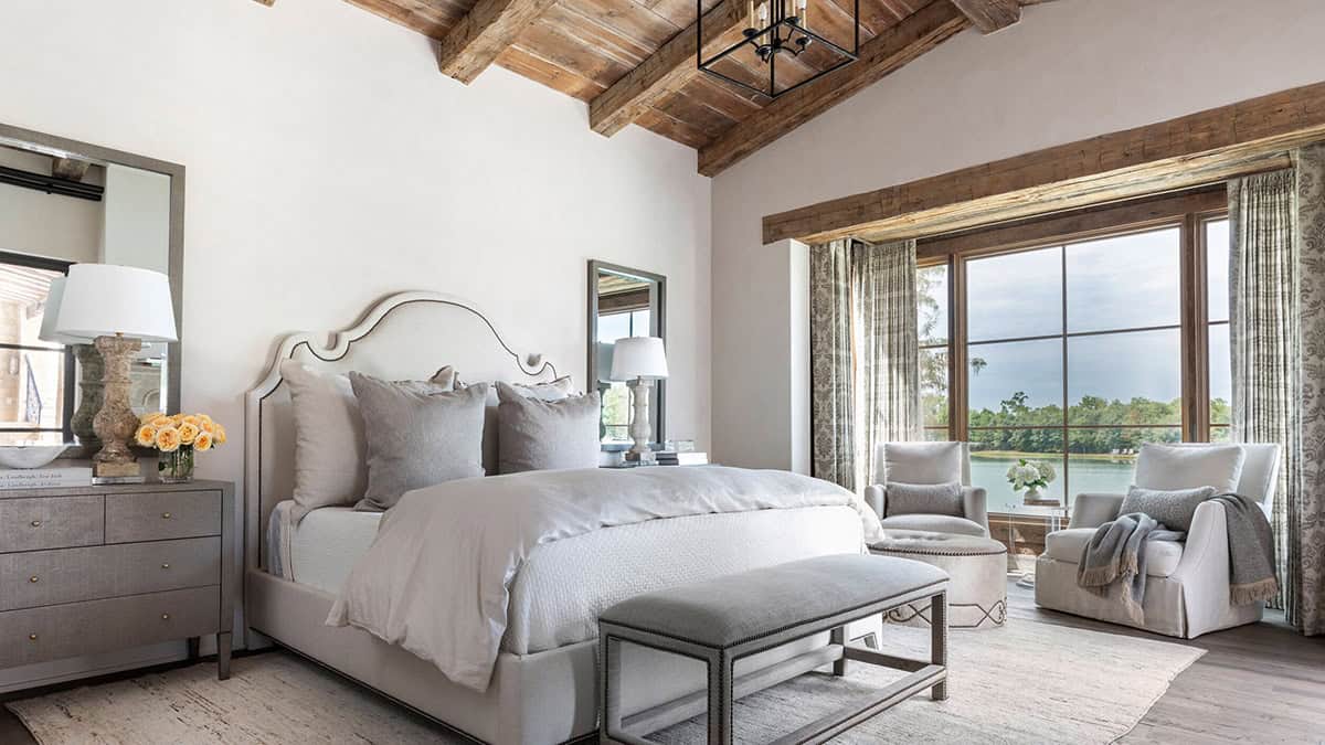 Mediterranean-style bedroom