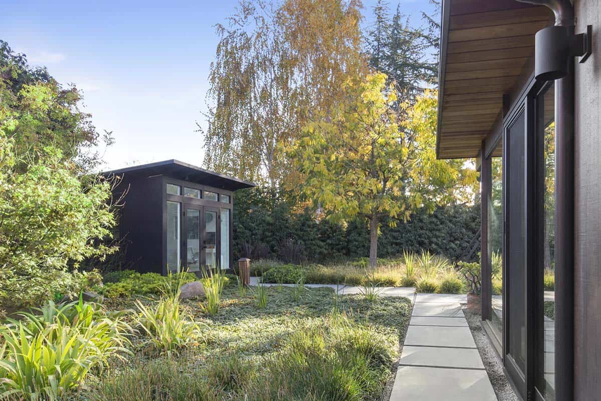 midcentury modern house exterior