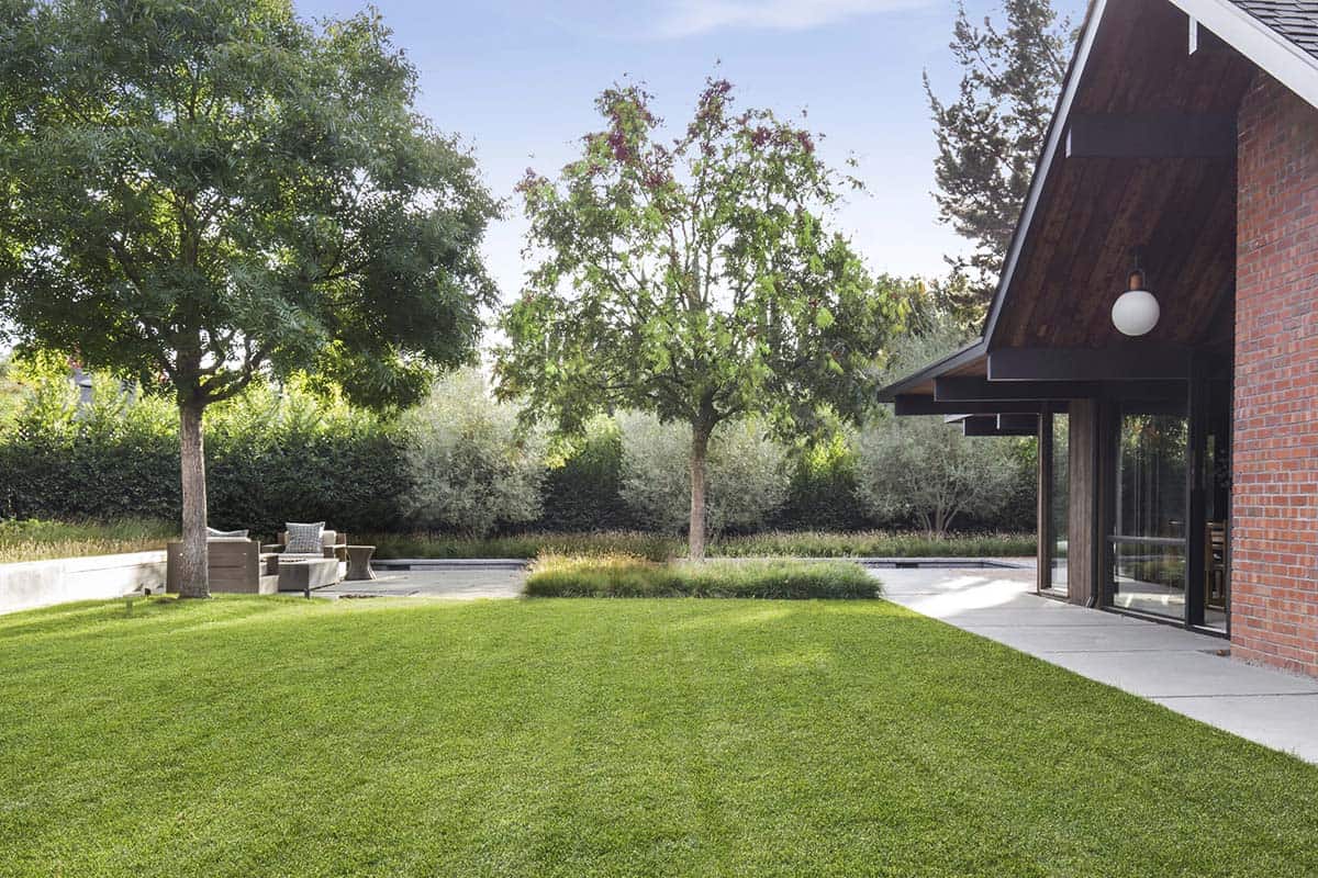 midcentury modern house exterior landscaping