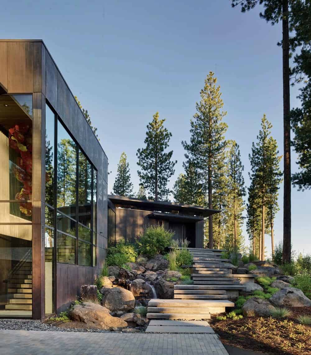 modern mountain house exterior