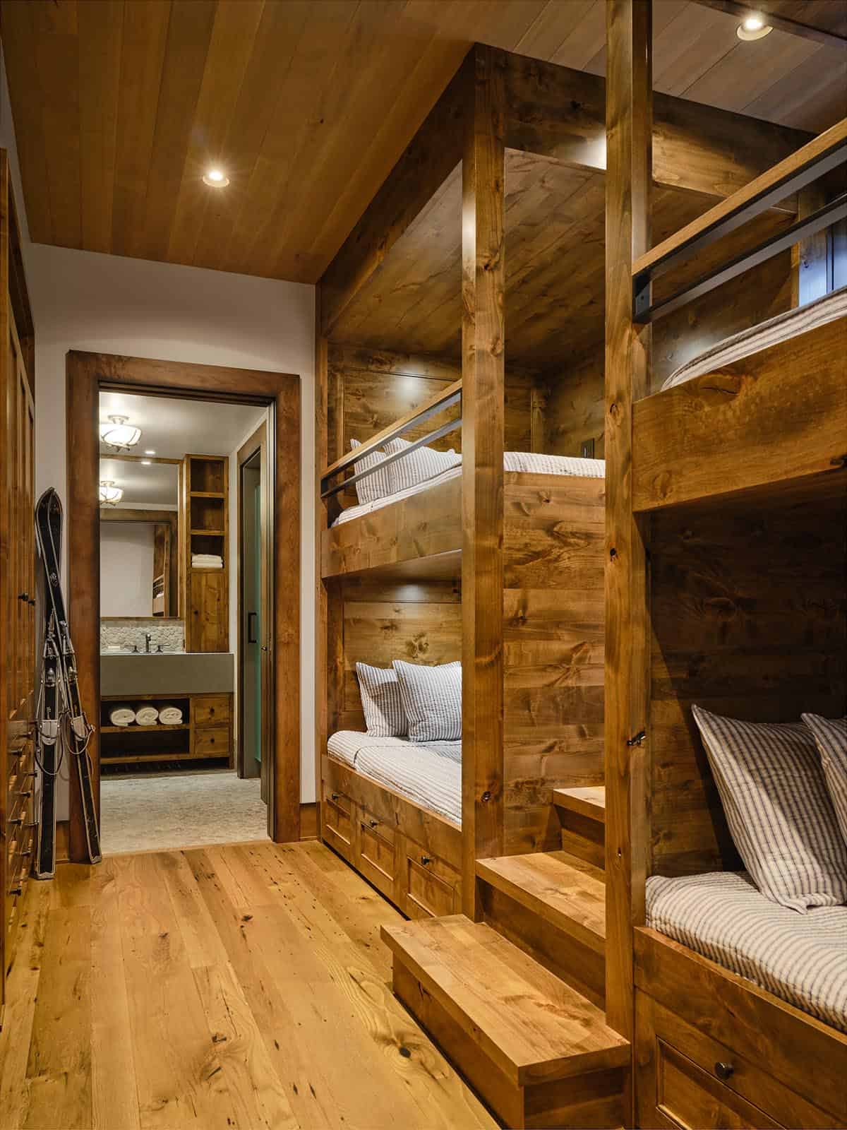 mountain modern bunk bedroom