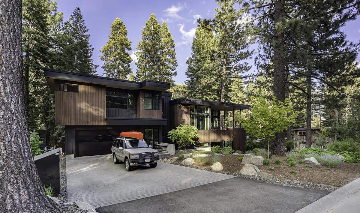 mountain modern home exterior