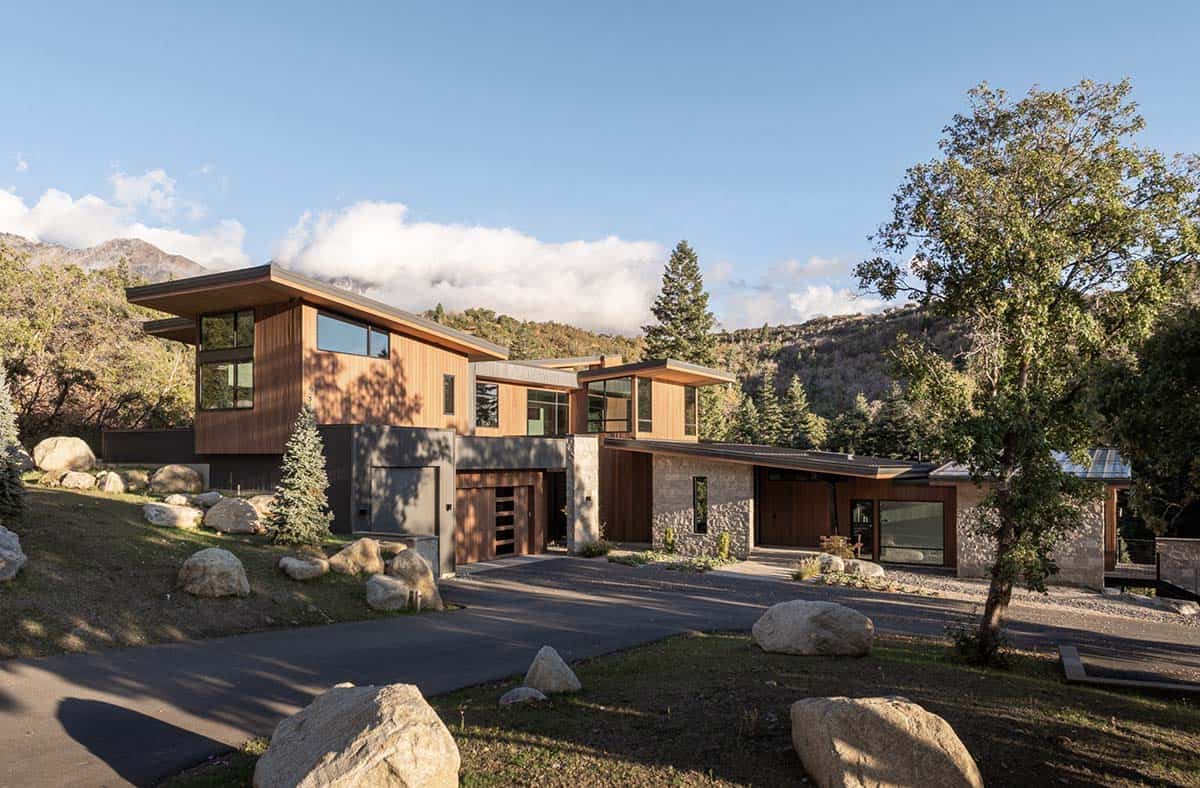 mountain modern home exterior