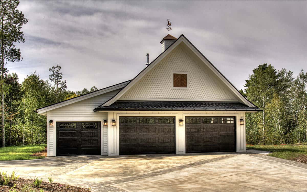 farmhouse style home exterior garage