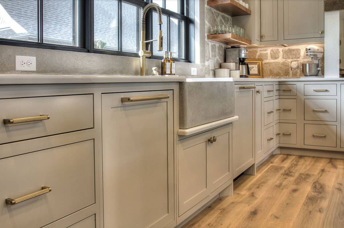 farmhouse style kitchen