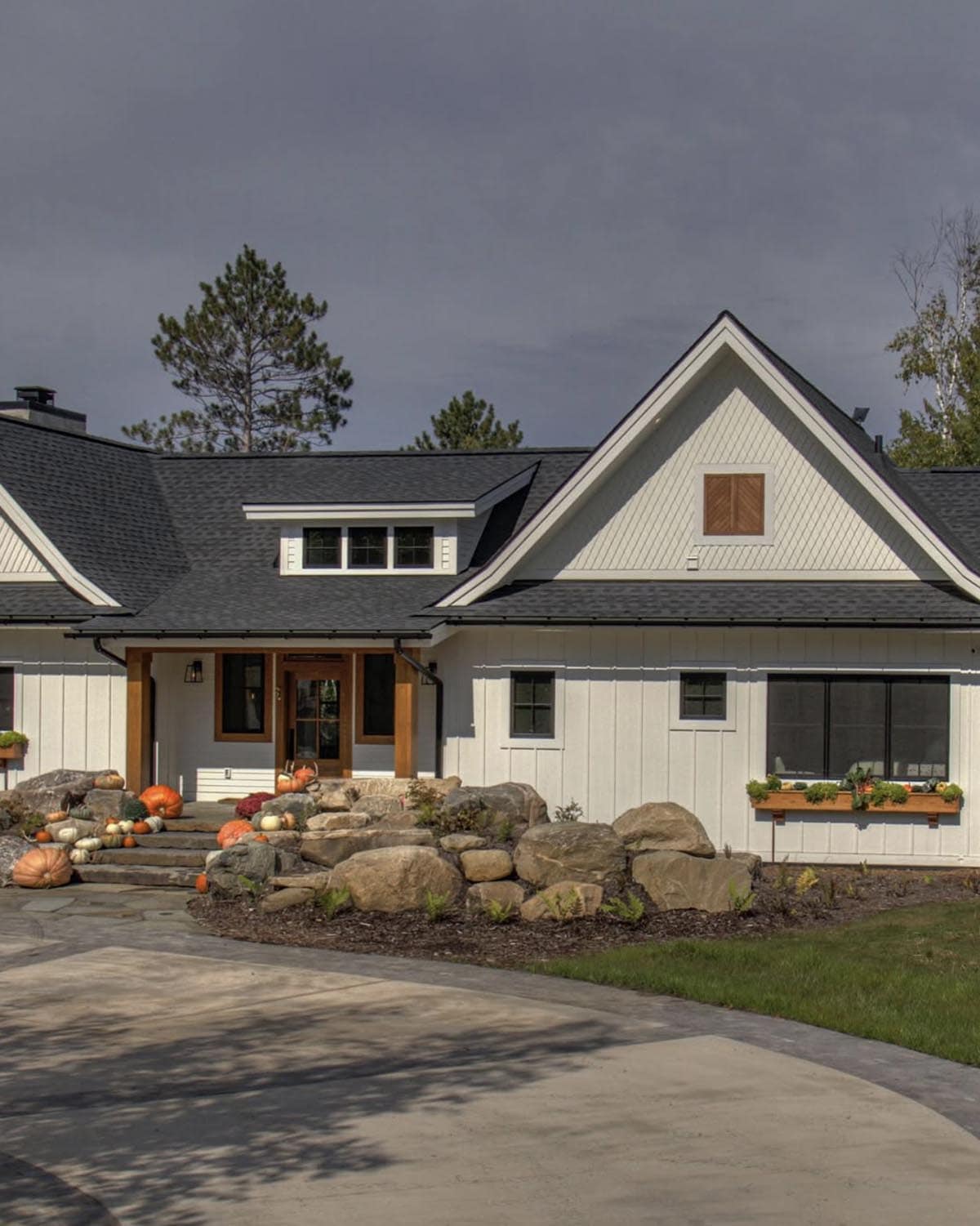 farmhouse home exterior 